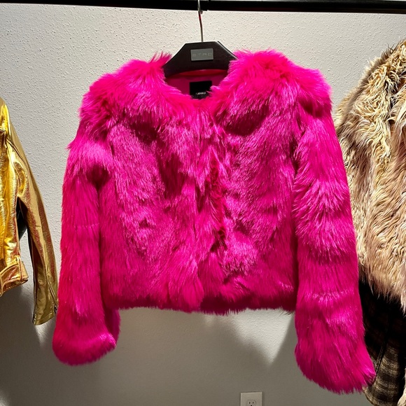 🤗SO FLUFFY pink🤗Forever 21🤗Size S🤗 Worn once🙃 Preloved by me!🤗CUTE🥰 - Picture 7 of 13